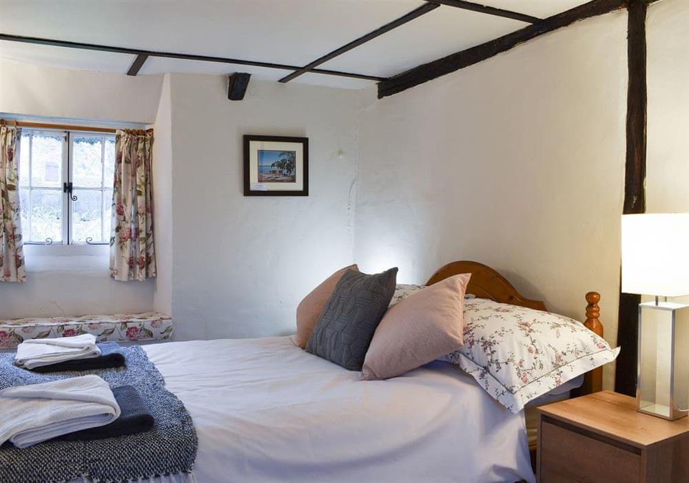 Preaceful double bedded room at Yew Tree Cottage in Farnham, near Blandford Forum, Dorset