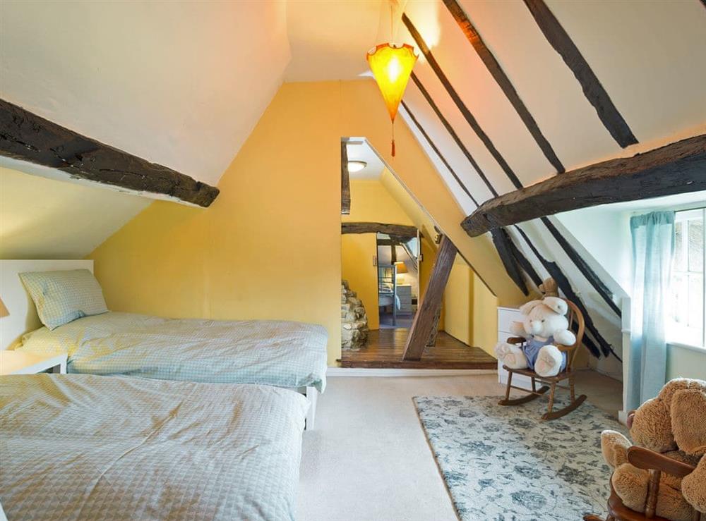 Comfortable twin bedroom at Yew Tree Cottage in Moulsoe, near Milton Keynes, Buckinghamshire