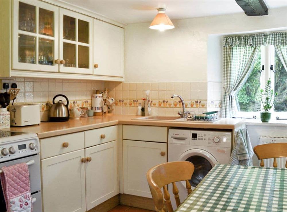Well equipped kitchen/ diner at Yew Tree Cottage in Passfield Common, near Liphook, Hampshire