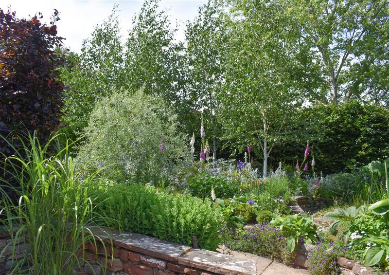 Enjoy the garden at Yew Tree, Melkinthorpe near Askham