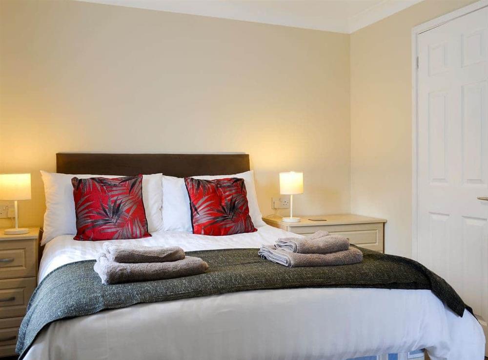 Comfortable double bedroom at Yonder Green Lodge in St. Ervan near Padstow, Cornwall