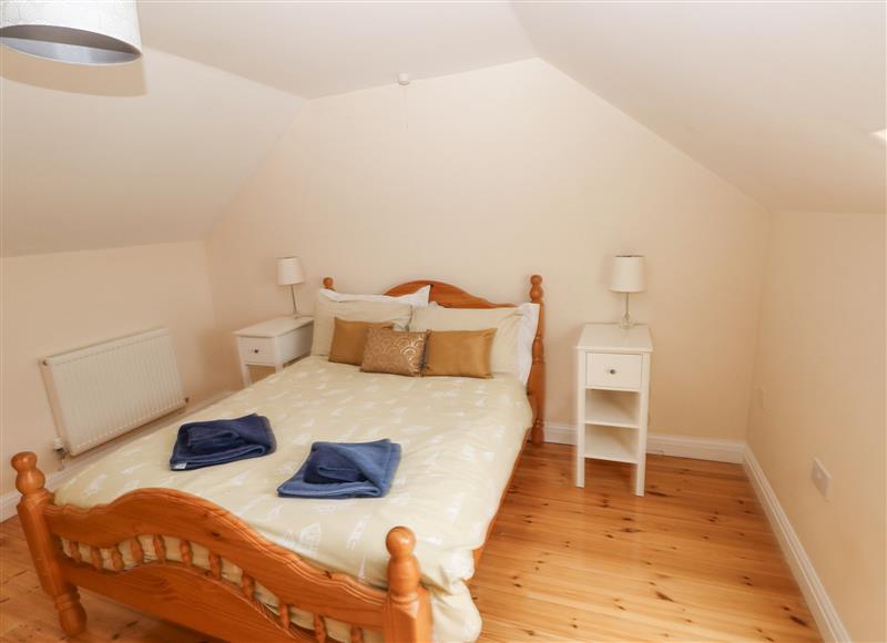 One of the 6 bedrooms (photo 6) at Yr Hen Ardd, St. Ishmaels near Milford Haven