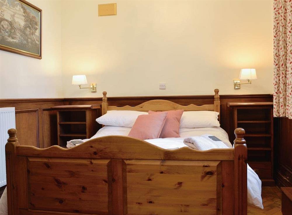 Comfortable double bedroom at Yr Hen Fanc in Trawsfynydd, near Blaenau Ffestiniog, Gwynedd