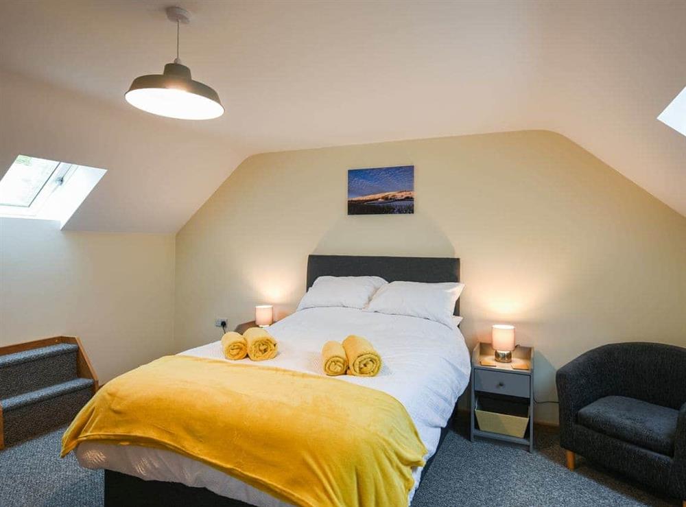 Double bedroom (photo 3) at Yr Hen Feudy at Pentre Farm in Llansilin, Oswestry, Powys