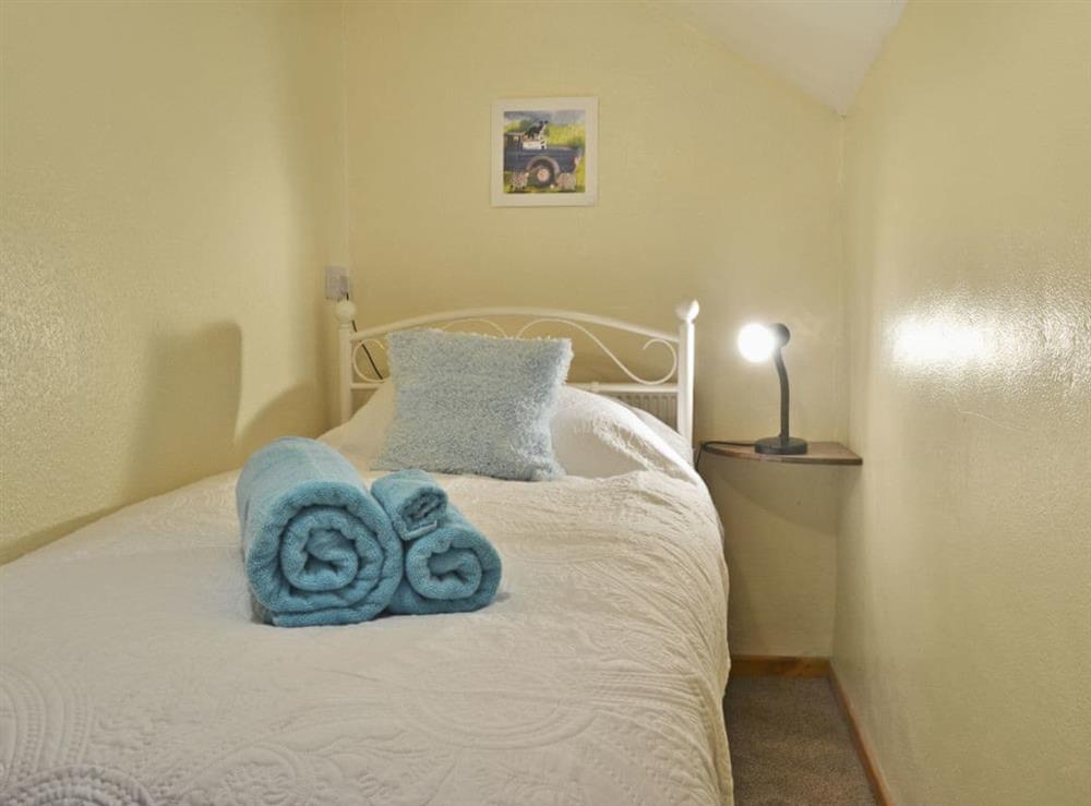 Cosy single bedroom at Yr Hen Scubor in Cwmystwyth, Dyfed