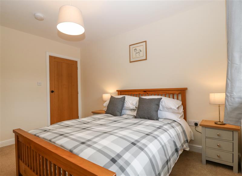 This is a bedroom (photo 2) at Yr Hen Stabl, Llanwnda near Bontnewydd