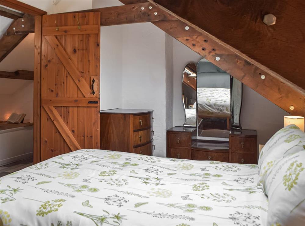 Double bedroom (photo 2) at Yr Ysgubor in Carmarthen, Dyfed