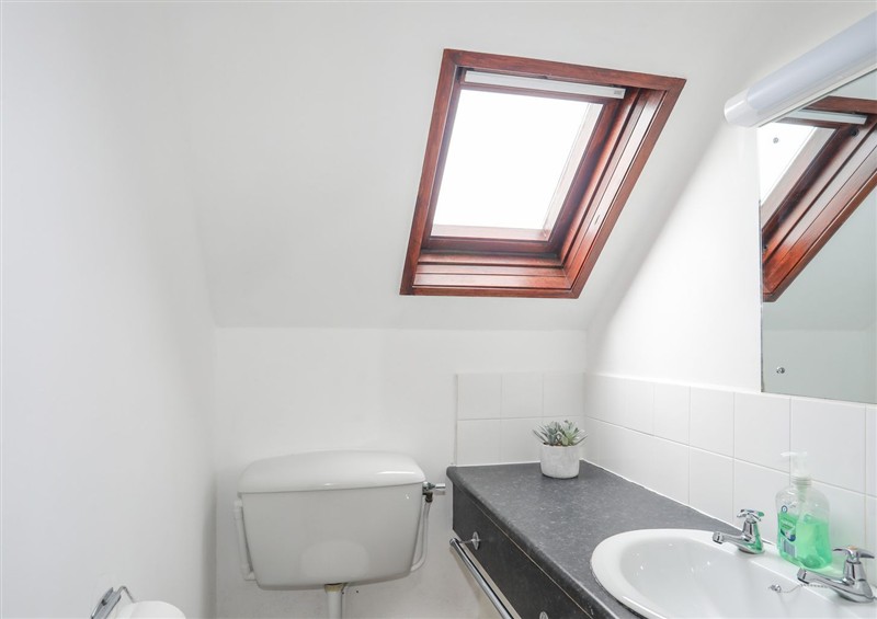Bathroom at Ysgo - 6 Tyn Don, Abersoch