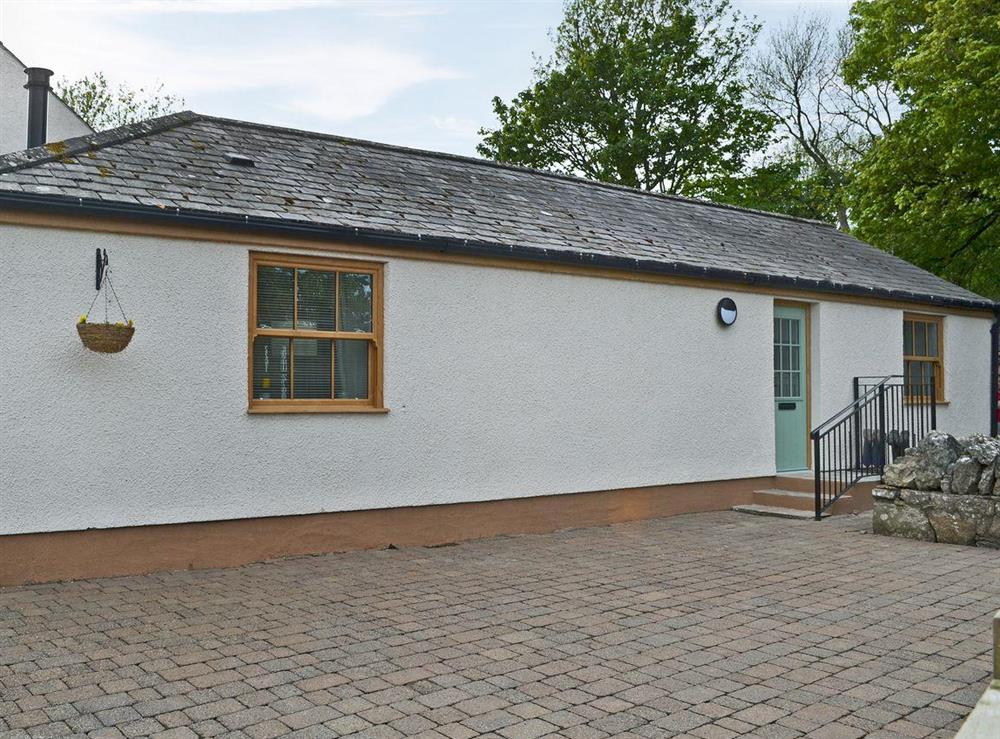 Attractive holiday property at The Cottage,