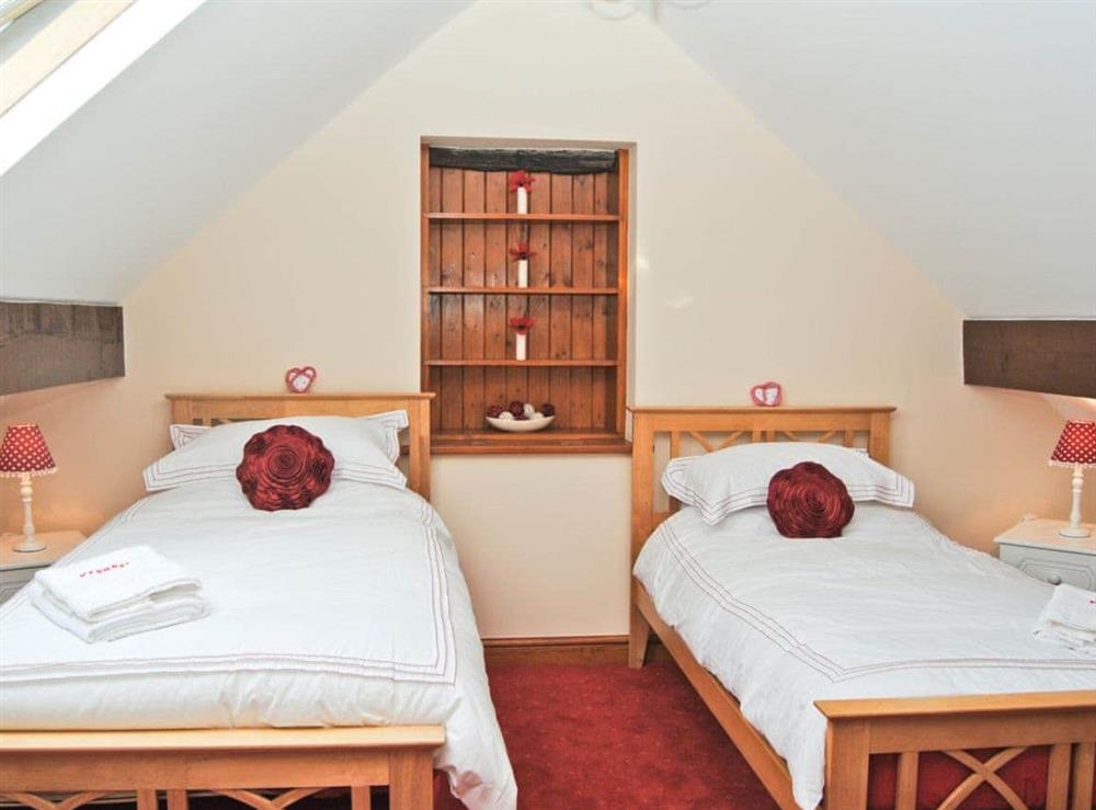 Twin bedroom at Ysgubor in Harlech, Gwynedd
