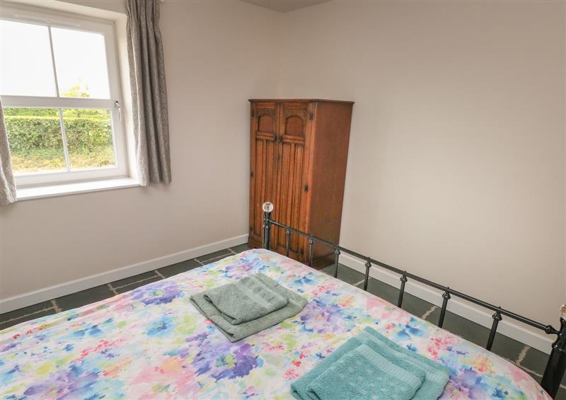 This is a bedroom at Ystabl Robyn, Llanddarog