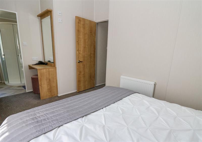 A bedroom in Ystwyth 36 (photo 2) at Ystwyth 36, Borth