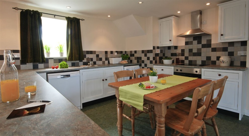 The kitchen and dining area (photo 2) at Zennor Honor's House in St. Ives, Cornwall