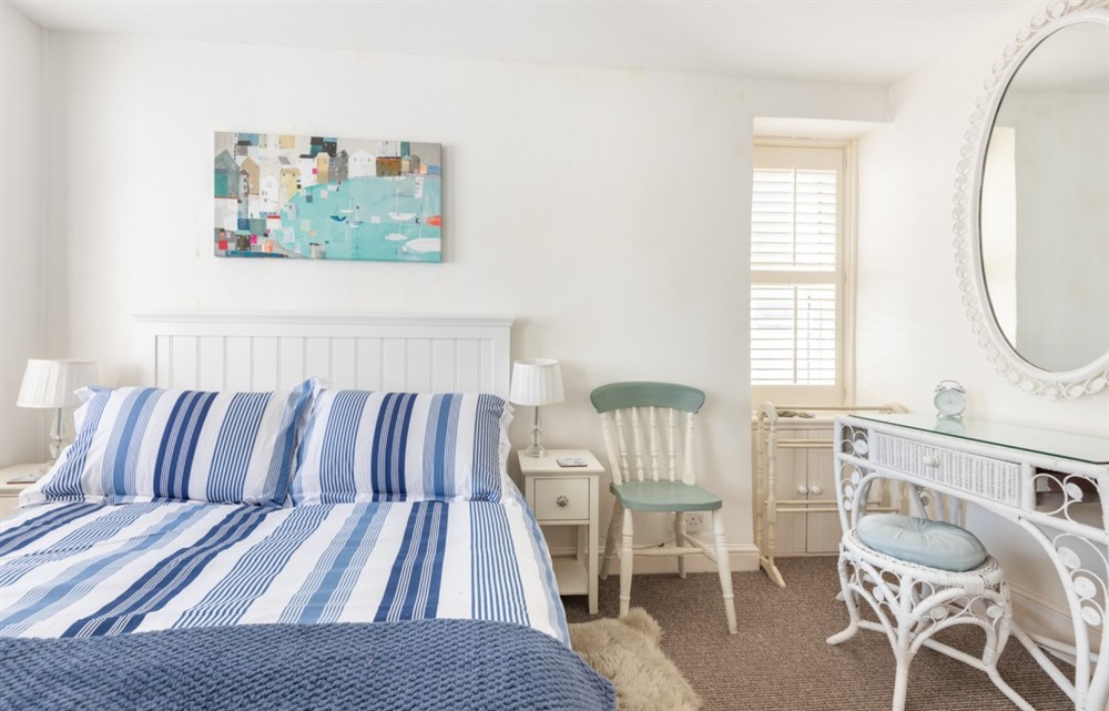 This is a bedroom at Zennor in Looe